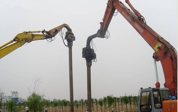 挖掘機(jī)打樁臂、打樁臂、打樁錘、挖掘機(jī)打樁臂廠家